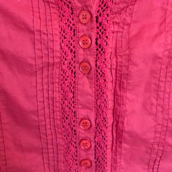 i.e.Petite Breezy Cotton Button-down in a Cool Red - Picture 6 of 11